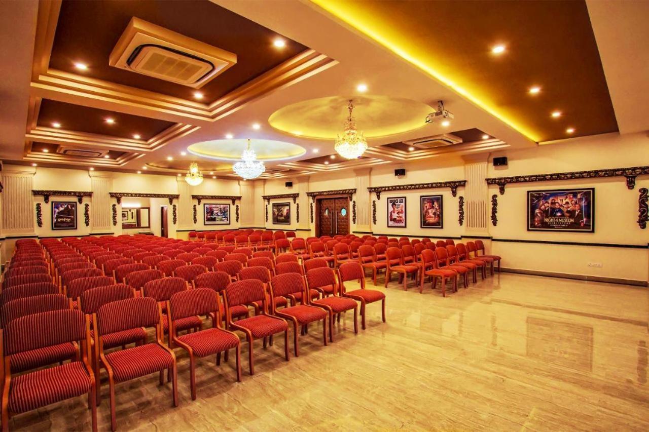 Cinemascope An Apart Hotel Ченнаї Екстер'єр фото