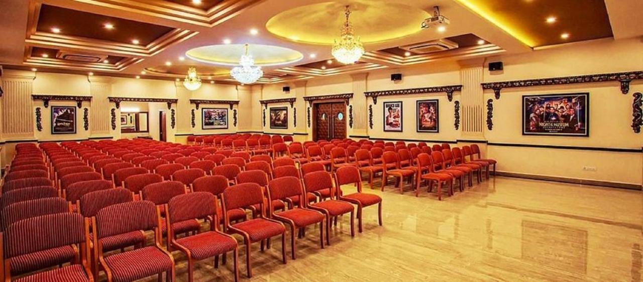 Cinemascope An Apart Hotel Ченнаї Екстер'єр фото