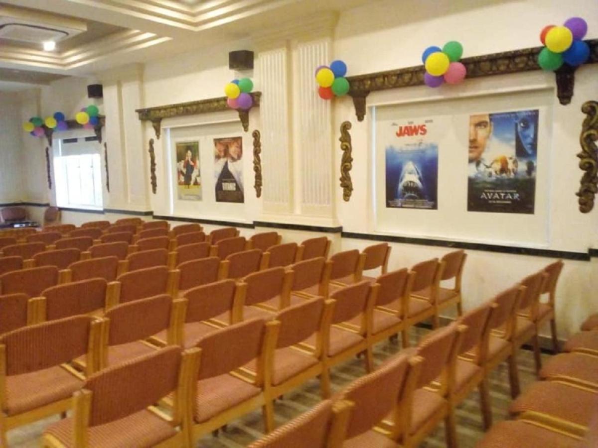 Cinemascope An Apart Hotel Ченнаї Екстер'єр фото