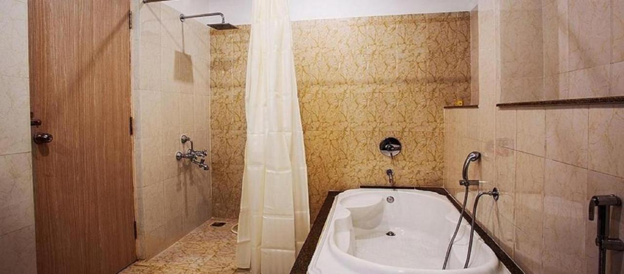 Cinemascope An Apart Hotel Ченнаї Екстер'єр фото